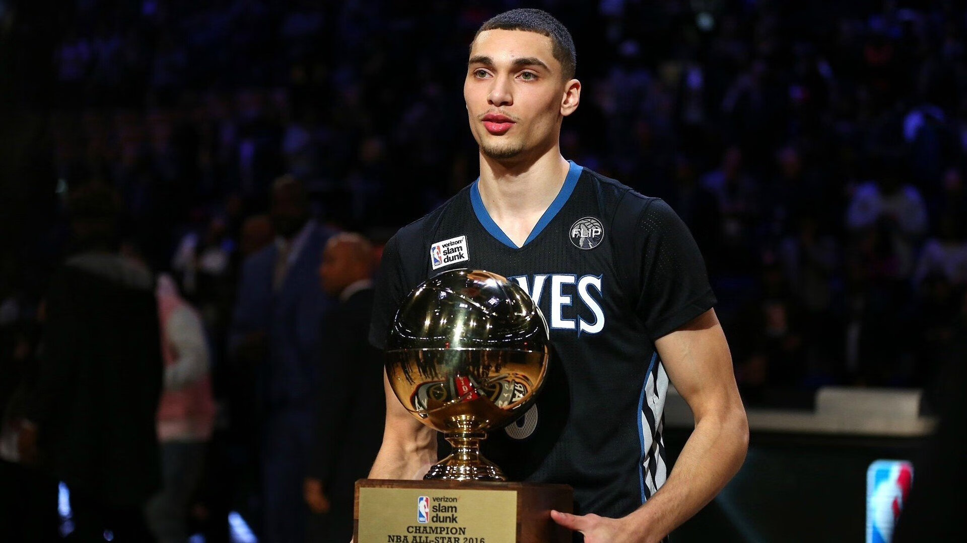 足球俱乐部经营收入分析